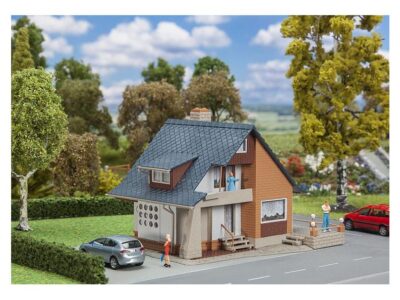 131504  Hus med balkon