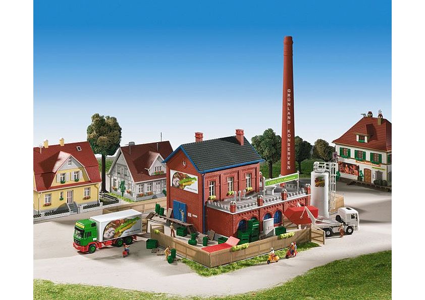 9803 Konservesfabrik med lastbil