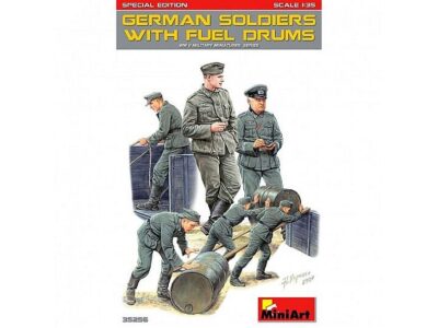35256 GERMAN SOLDIERS w/FUEL DRUMS. SPECIAL EDITION