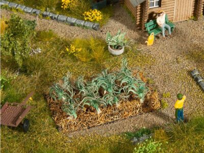 13322  Porre planter