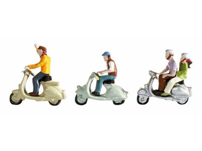 36910 Folk på Scooter