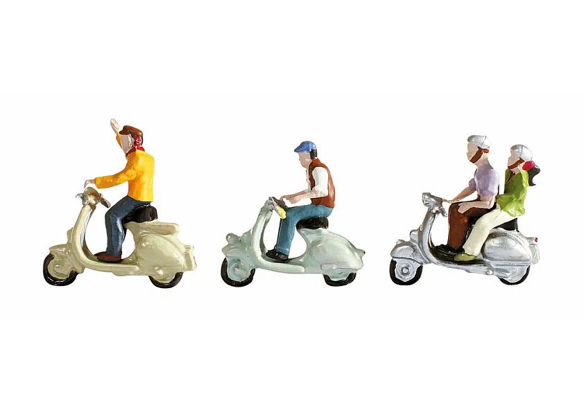 36910 Folk på Scooter
