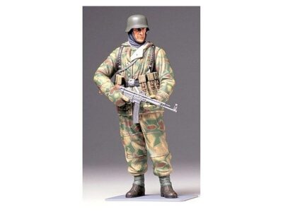 36304 GERMAN INFANTRYMAN WWII